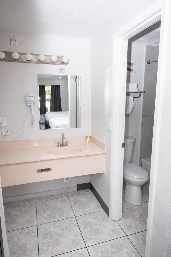 אלטמונטה ספרינגס Developer Inn Orlando North, A Baymont By Wyndham מראה חיצוני תמונה